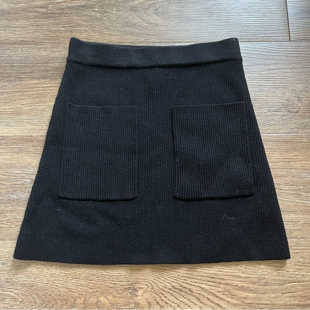 NWOT Zara Knit Mini Skirt - Black (Size Small)
